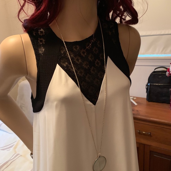 Alya white & black dress - Picture 9 of 11